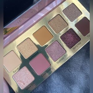 ➡️3 for $23⬅️Violet Voss Eyeshadow Palette